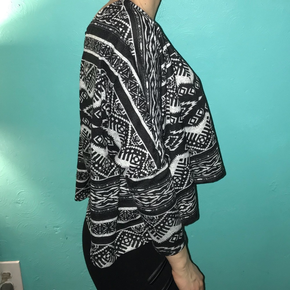 Aztec Cropped Sweater - Picture 2 of 4
